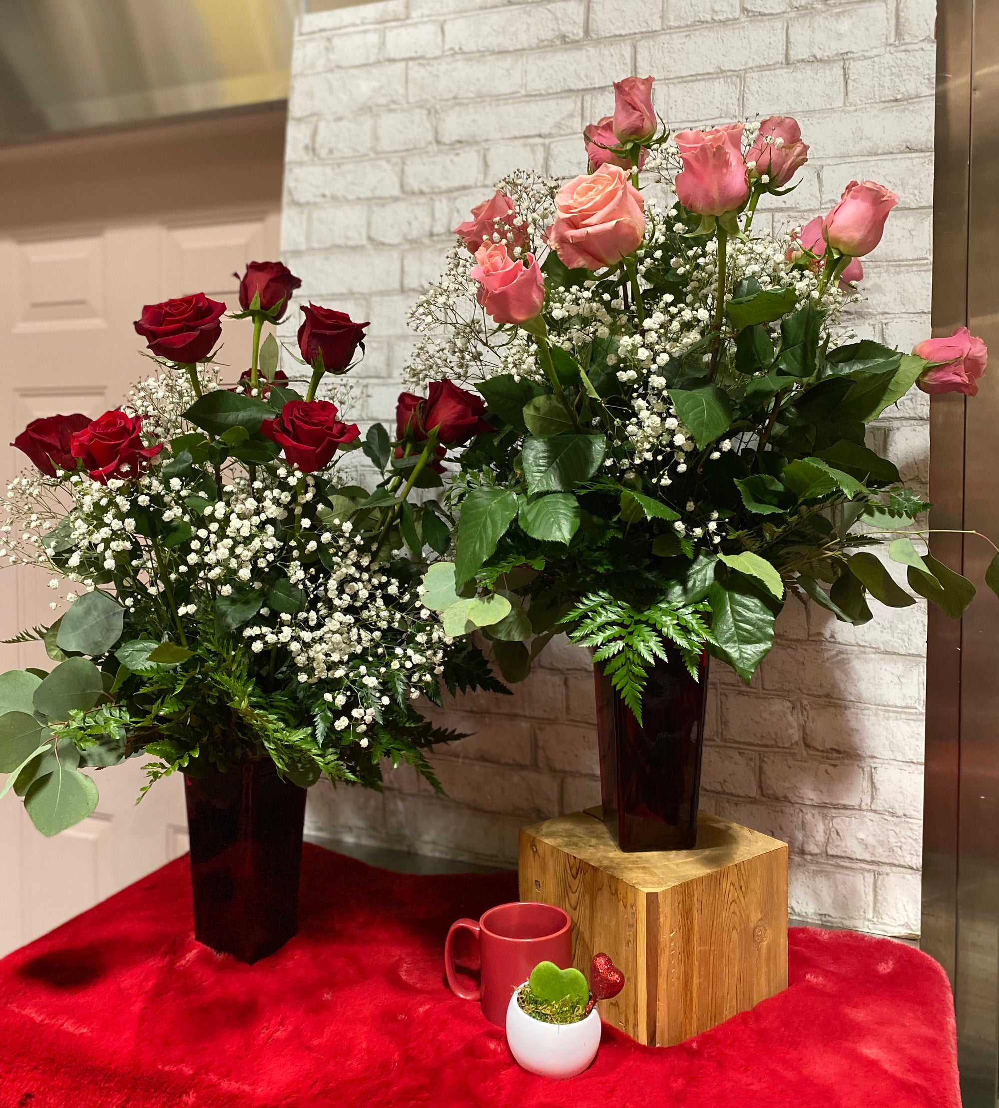 12 LONG STEMMED ROSES IN A VASE